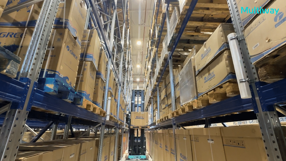 南宫NG28生物三向无人叉车案例图